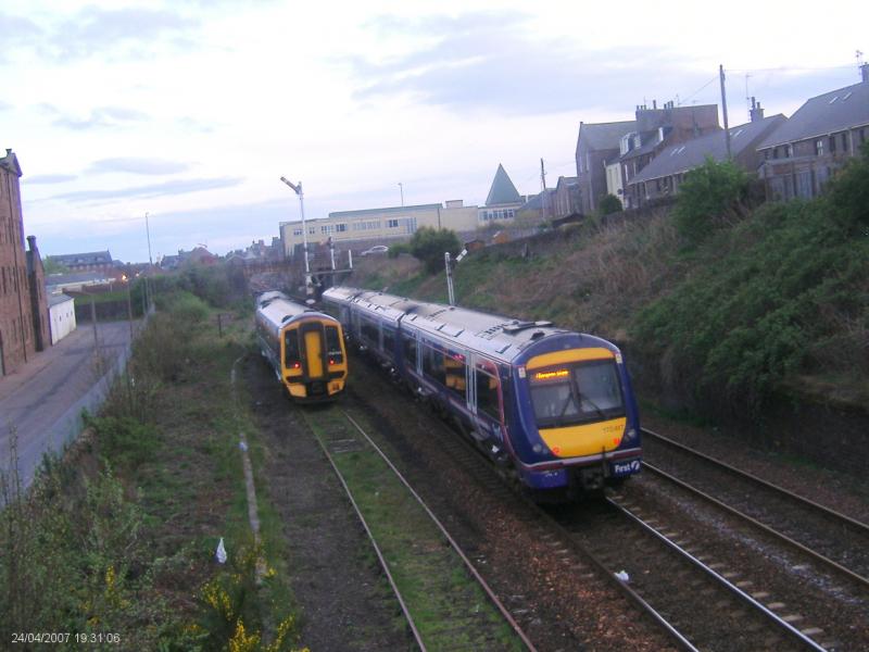 Around Arbroath 033.jpg: 170 417 Passing Arbroath with the 18 41 Abdn-Queen St,while 158 709 still in Natex waits in the siding for the road south. Photo of Around Arbroath 033.jpg
