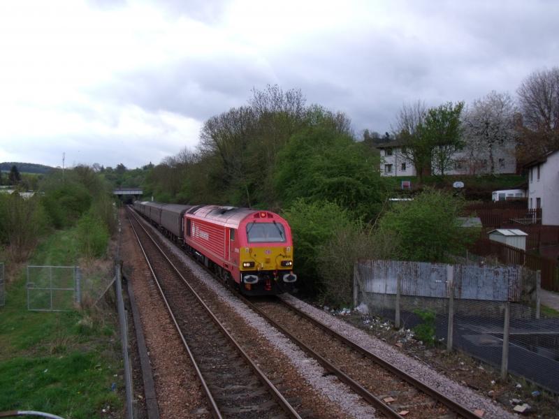 67018 : 67018 out of Moncrieff tunnel with 5L25 Millerhill - Perth fife coaches cleaning run 28/04/10 Photo of 67018