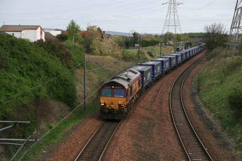 4S43 at Brunstane: 66111 on 4S43 Rugby to Mossend passes Brunstane on 01/05/2010 Photo of 4S43 at Brunstane