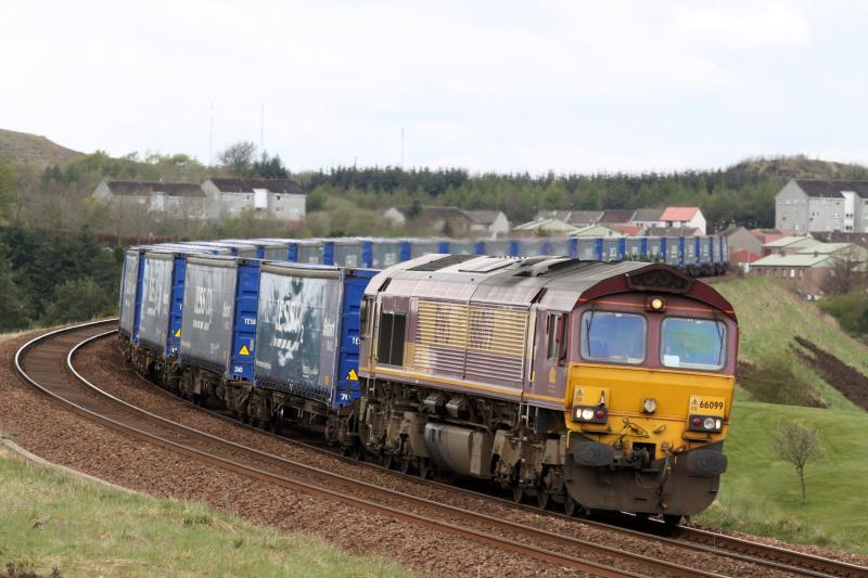 66099 - 4M48: 4M48 - 66099 Tesco train leaving Fauldhouse.9/5/10 Photo of 66099 - 4M48