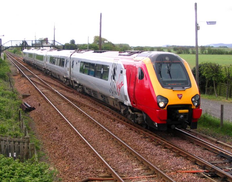 221121 Errol: 221121 becomes the first Voyager to make it to Perth on 08/05/07 after being diverted over the Carse of Gowrie due to a failed tamper at Springfield. Photo of 221121 Errol