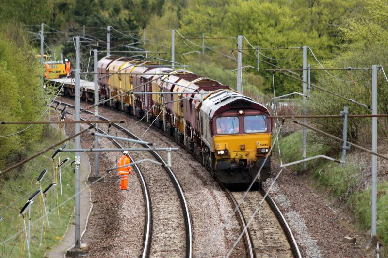 66060 - 6Kxx : 66060 Fiddlers Gill engineering works.9/5/10 13:22 Photo of 66060 - 6Kxx