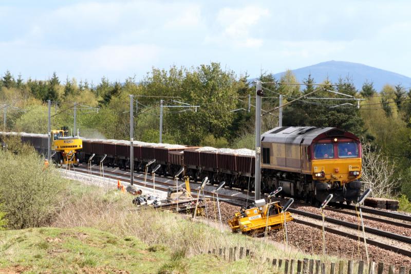 66096 - 6K06: 6K06 - 66096 Fiddlers Gill engineering train 9/5/10
Thanks to all for times.
DEREKO Photo of 66096 - 6K06