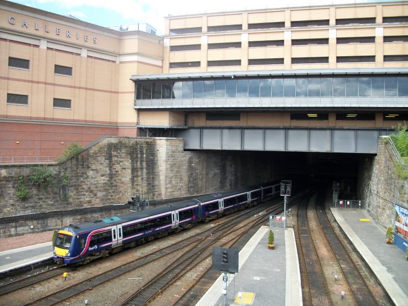 170433 at Glasgow Queen St: Photo of 170433 at Glasgow Queen St