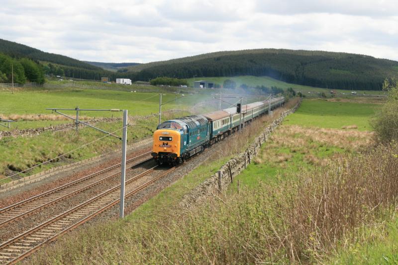 55022 on 1Z87: 55022 leading 1Z87 05.19 Sheffield to Edinburgh just north of Beattock Summit on 31/05/2010 Photo of 55022 on 1Z87