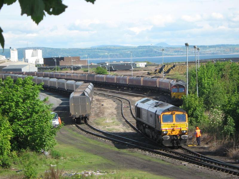 Busy interlude at Leith South: 66 GBRF runs round it's train as an EWS 66 waits to depart for Cockenzie Photo of Busy interlude at Leith South