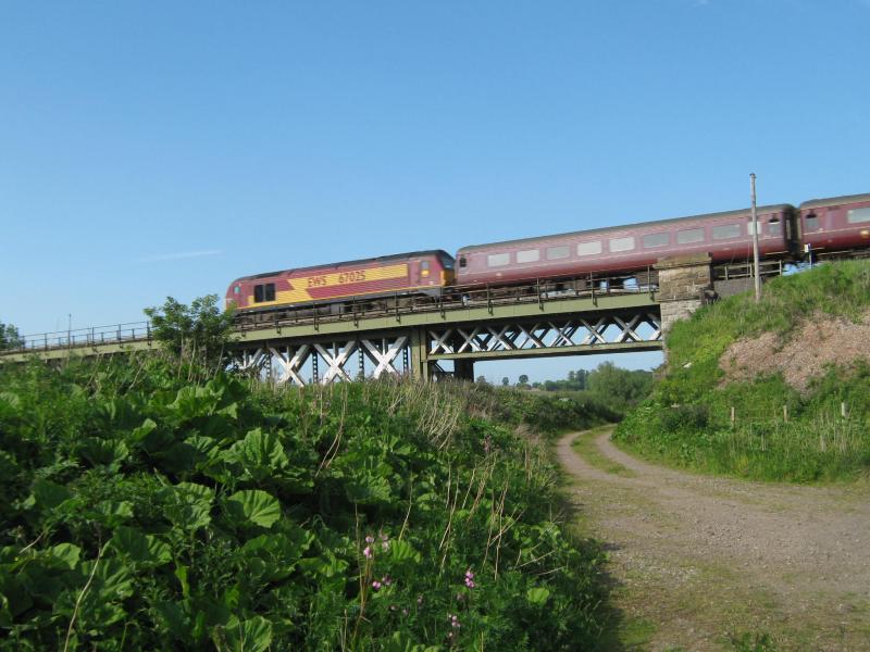 River Almond : 67025 with the 1708 Fife Circle crosses the river at Turnhouse Photo of River Almond