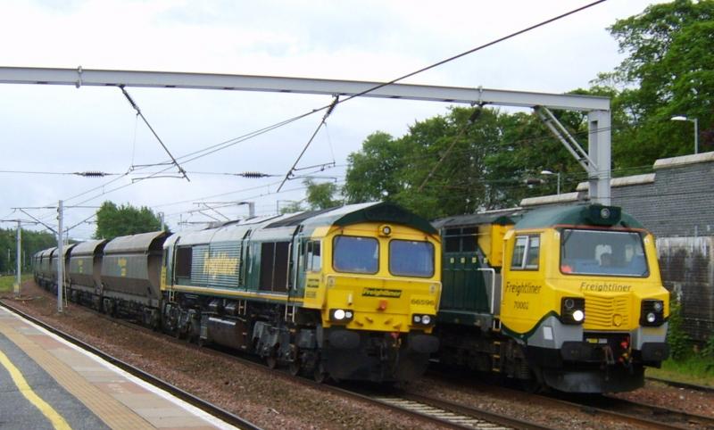 Freightliner Power 7th June 2010: 66596 passes 70002 at Carstairs. Photo of Freightliner Power 7th June 2010