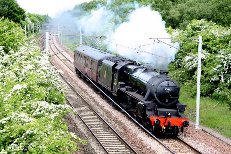 5Z34 - 45407: 45407 Heading south passed fiddlers gill Saturday 12/6/10 12:50 Photo of 5Z34 - 45407