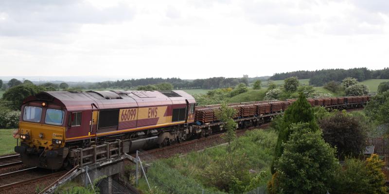 6K89: 6K89 t&t 66099 +66102 Engineers train on route to Bathgate with load of steel sleepers,passing Shotts 9/6/10 18:08 Photo of 6K89