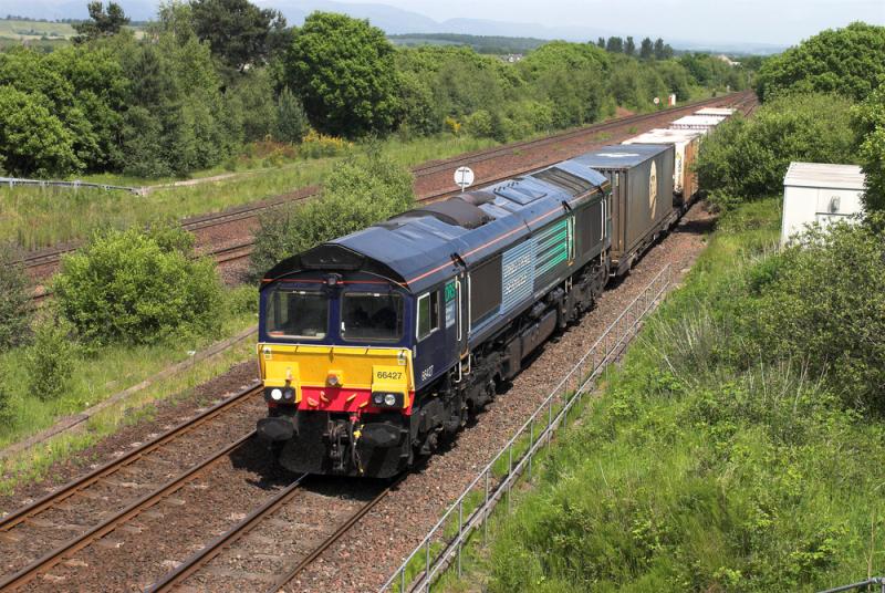 Inverness - Coatbridge at Greenhill Lower: 66427 prepares to enter the loop between Greenhill Lower and Upper junctions with 4D50. 18 June 2010 Photo of Inverness - Coatbridge at Greenhill Lower