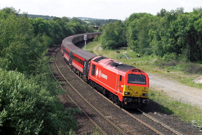 67018 is back for the day: 67018 (with 67029 on the rear) works 1Z23, Nuneaton - Dundee tour through Greenhill Lower. 18 June 2010 Photo of 67018 is back for the day