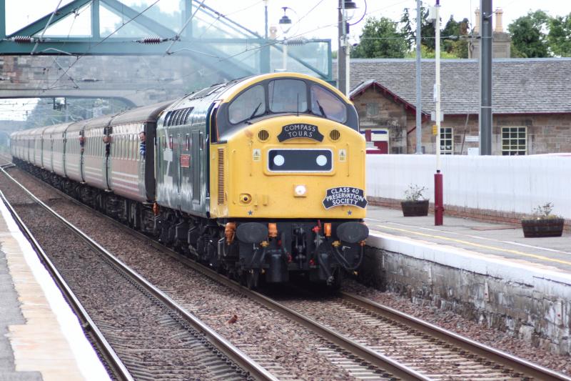 Photo of 40145 opening up through Drem