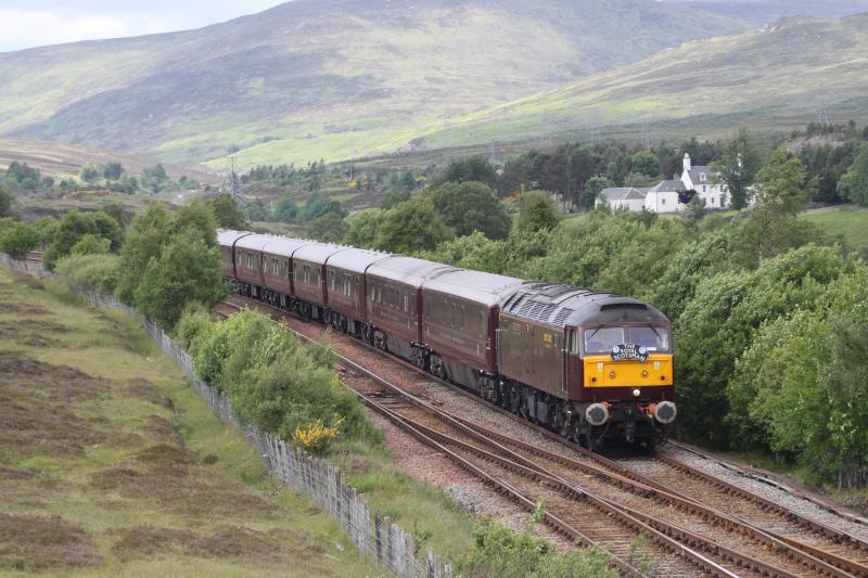 Royal Scotsman at Dalnacardoch: 47786 heads south with the Royal Scotsman on 24 June 2010 Photo of Royal Scotsman at Dalnacardoch