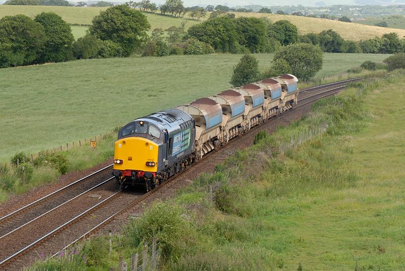37059 on 6K14: 37059 on 6K14 Garve - Mossend, approaching Gain Road Bridge. Wednesday 7th July 2010.
Thanks to all who posted times and updates. Photo of 37059 on 6K14