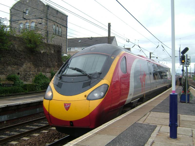 pendalino edinburgh to euston: haymarket 20/7/10 Photo of pendalino edinburgh to euston