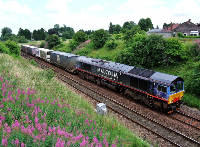 66412 Malcom Livery: DRS Malcom livery 66412 works the 4D50 Inverness - Coatbridge FLT on 23/07/10 heading out of Stanley. Photo of 66412 Malcom Livery
