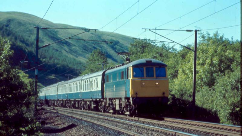 Tackling the Bank: An 86/2 at Greskine in May 1974.
Derrick Stewart photo. Photo of Tackling the Bank