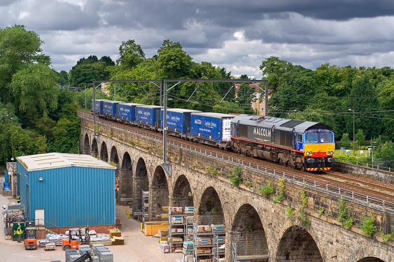 Malcolm at Slateford: 66412 on the 4Z22 0756 Grangemouth - Oxwellmains. 29/07/2010. Photo of Malcolm at Slateford
