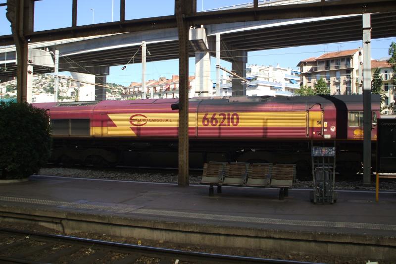 Sunny Vaccation: 66210 about to leave Nice eastbound with a rake of Italian hoppers, 24th July 2010 Photo of Sunny Vaccation
