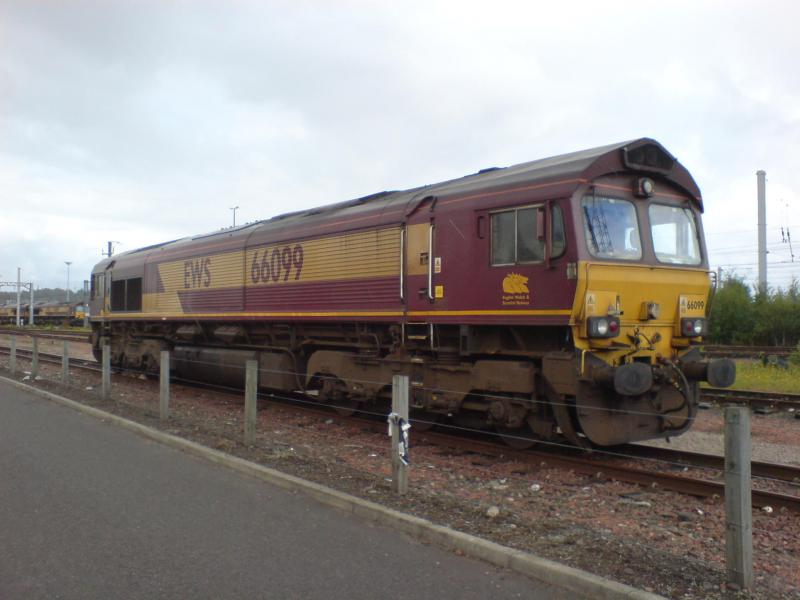 66099 stabled in Mossend Down Yard: 66099 stabled in Mossend Down Yard (01.08.10) Photo of 66099 stabled in Mossend Down Yard