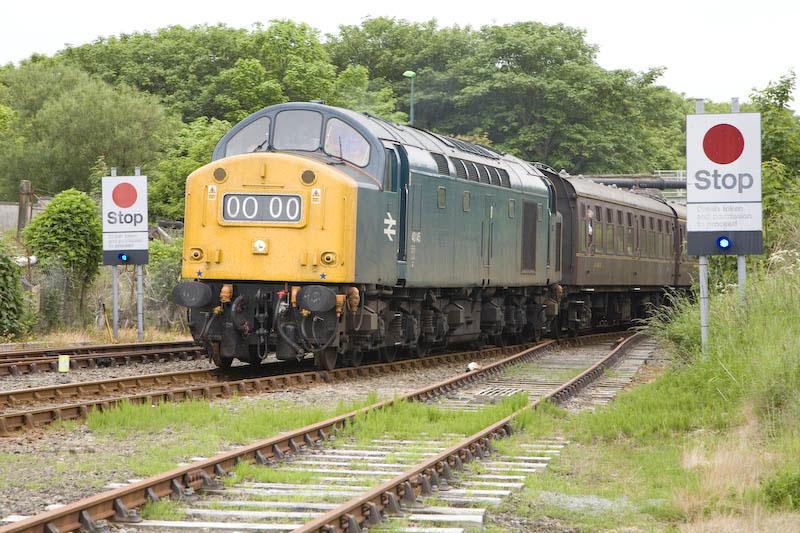 40 145 at Thurso: Class 40 Preservation Society 40 145 arrives back at Thurso after refuelling at Georgemas Junction. SRPS Photo of 40 145 at Thurso
