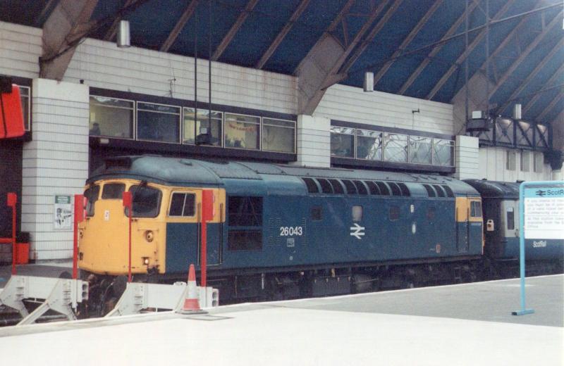 The Old Order at Queen Street.: Almost 21years ago 26043 awaits release from the platform. Photo of The Old Order at Queen Street.