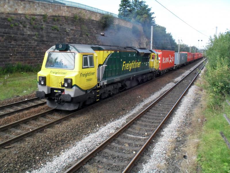 Photo of 70001 4M74 Leaving Coatbridge FLT 17/8/2010