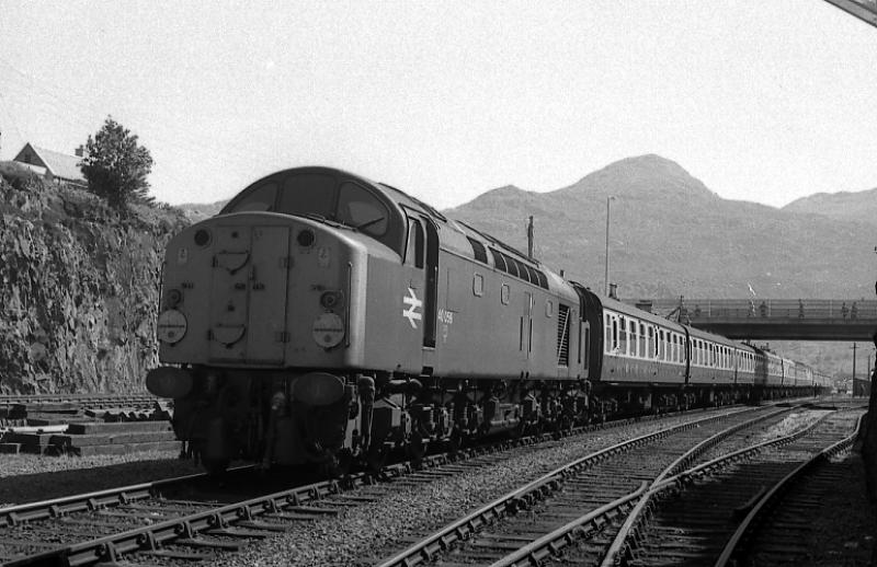 40 054 on SRPS Tour at Kyle 02.jpg: Photo of 40 054 on SRPS Tour at Kyle 02.jpg