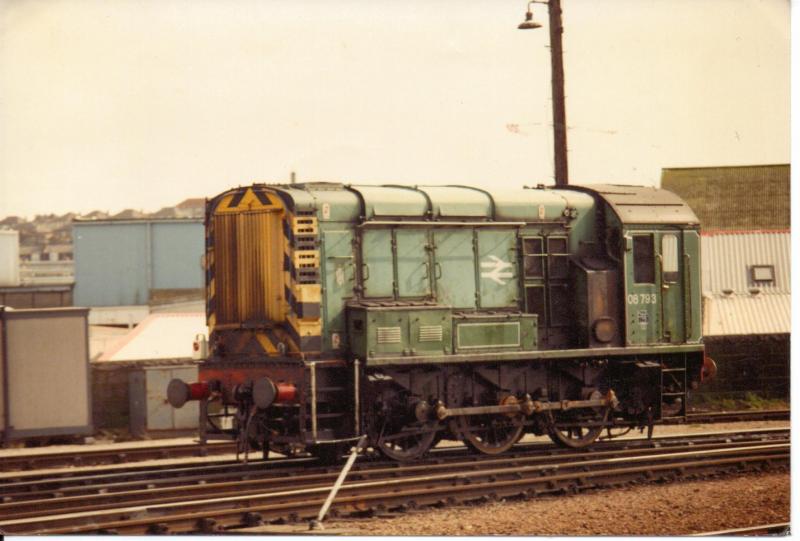 08793 at Aberdeen: 08793 is seen in it's special green colour scheme whilst on station pilot duties at Aberdeen circa 1990/91. Photo of 08793 at Aberdeen
