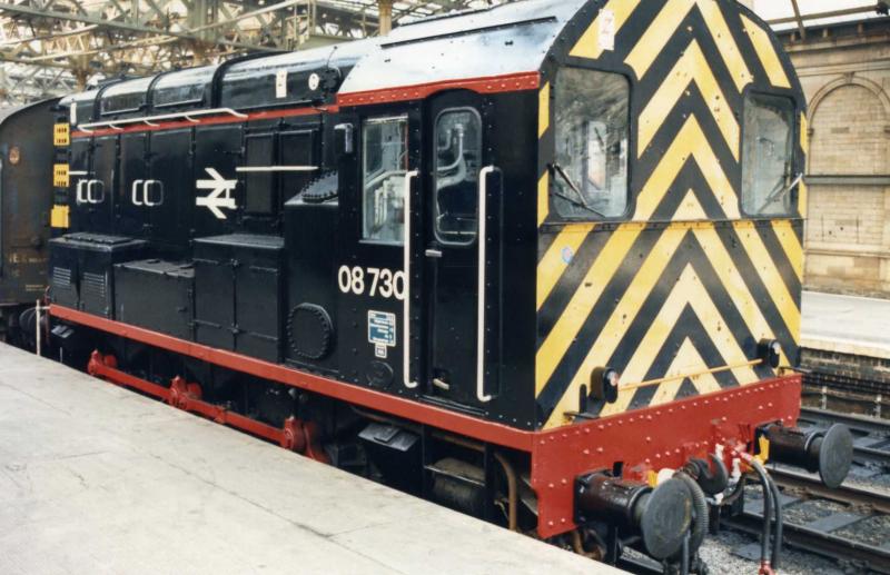 Black Gronk: 08730 in Waverley Station on 12.12.87 Photo of Black Gronk