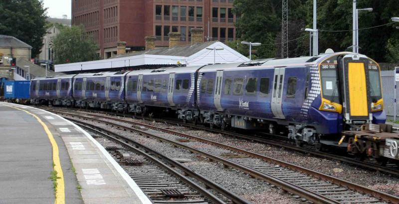 Photo of 380106 on 7X80 25/08/10 at Maidstone East