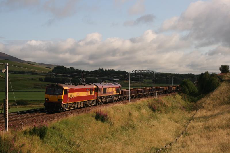 Morning infrastucture train: Hauling 66076 on 6M49 Mossend-Carlisle Yard, 92031 heads along the Clyde Valley towards Abington on 25 August 2010 Photo of Morning infrastucture train