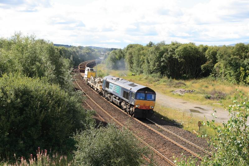 6K11 at Greenhill Jct. : 66403 leads 66404 topn tail on 6K11 13.36 Mossend to Aberdeen Craiginches on 27/08/2010. Photo of 6K11 at Greenhill Jct.