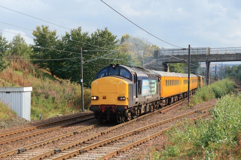Class 37's to Bathgate: 37611 leading topn tail with 37607 on 1Q20 15.02 Millerhill to Bathgate radio survey train leaving Millerhill on 17/09/2010. Photo of Class 37's to Bathgate