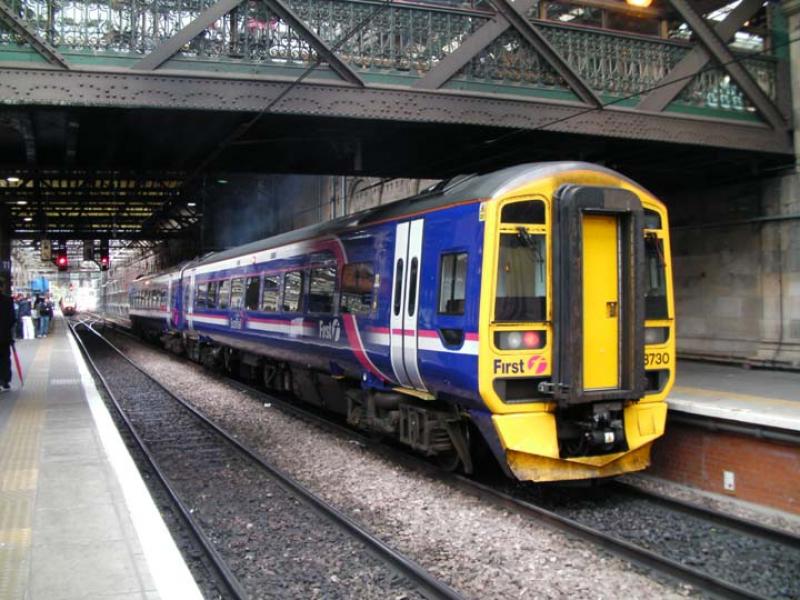 158 730 Edimburgh Waverley 06.09.2010: Photo of 158 730 Edimburgh Waverley 06.09.2010