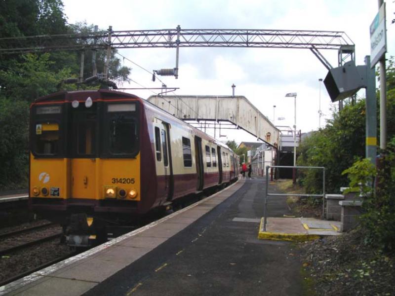 314 205: Neilston 08.09.2010 1330 to Glasgow Central Car 64592 leading Photo of 314 205