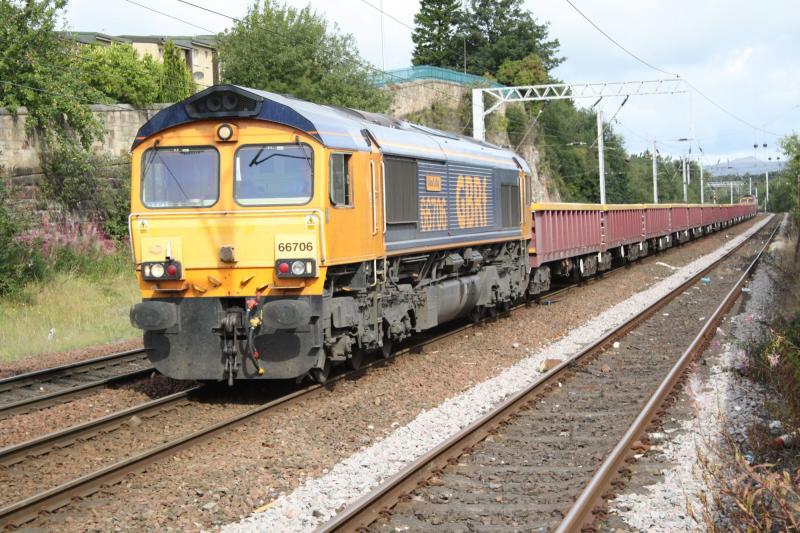 GBRF 66722 & 66706: GBRF Engineers train passing coatbridge 28/8/10 Photo of GBRF 66722 & 66706
