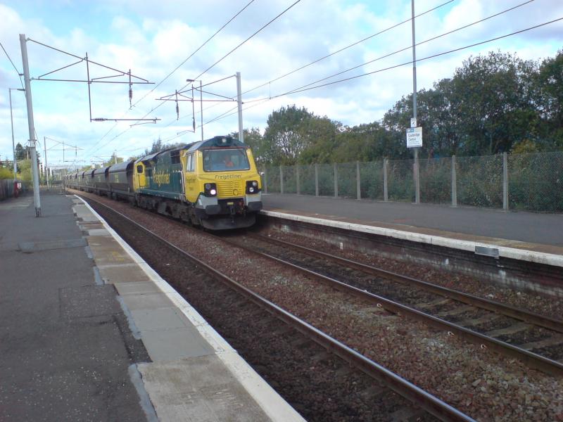 70004 at Coatbridge Central: 70004 passing through Coatbridge Central on the 4C07 Longannet - Ravenstruther at 14.39 (17.09.10) Photo of 70004 at Coatbridge Central