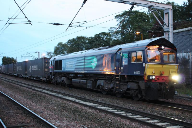 4s44 - 66423: 66423 Sitting in Carstairs station 17/9/10 Photo of 4s44 - 66423