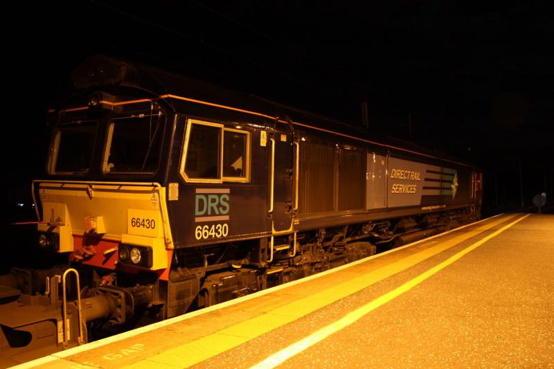 66430: 66430 Held at Carstairs station 20/9/2010 @ 21:53 sb. Photo of 66430