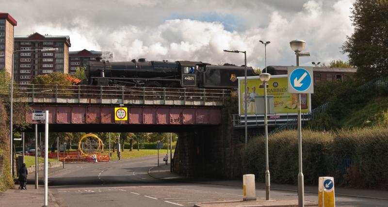 Well Kent (Old Codgers View): 44871 on 5Z19 Carnforth-Fort William loco swap with 45231 crosses over the Rail/Road Bridge that to many West Coast Rail Enthusiasts/spotters will be well familiar with Photo of Well Kent (Old Codgers View)