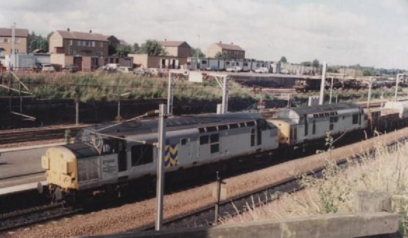 app. Carstairs station: 37048_37079 Carstairs on freight 23.7.90 Photo of app. Carstairs station