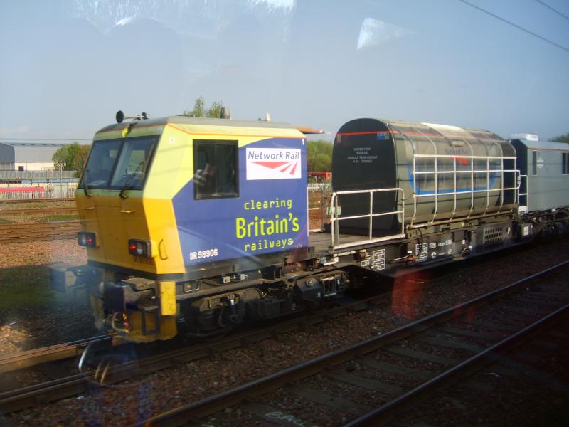 network rail cleaner: by gner 125 dr98906 in near polmadie depot Photo of network rail cleaner
