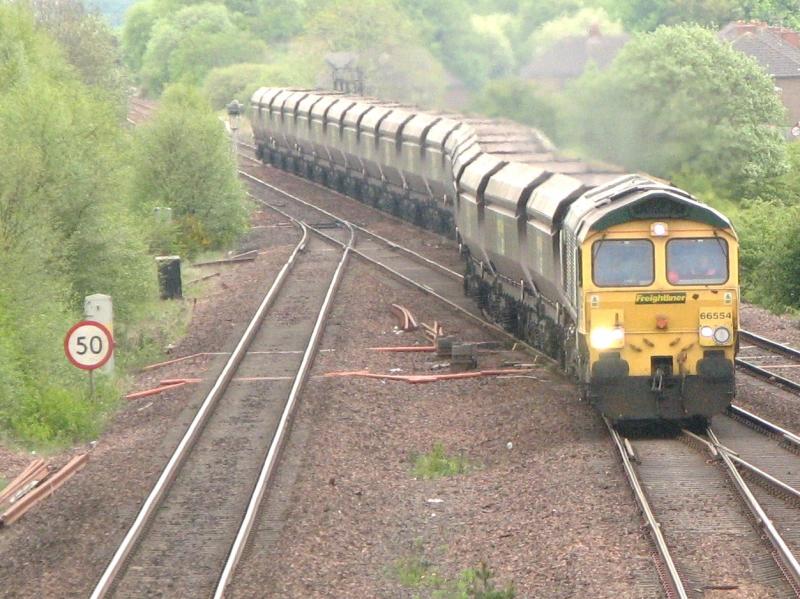 Freightliner Coal Train.: Freightliner Loco 66554 at Greenhill with a rake of m/t waggons, returning from Longannet Power Station. Photo of Freightliner Coal Train.