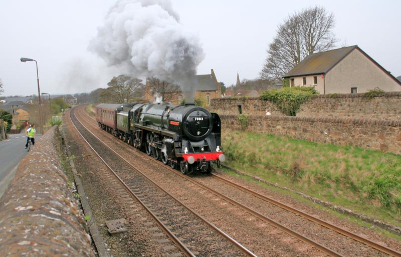 70013 Oliver Cromwell and support coach.: At the end of her visit to Bo'ness, and the Loco and her Support Coach approach Linlithgow at the start of her journey South. Photo of 70013 Oliver Cromwell and support coach.