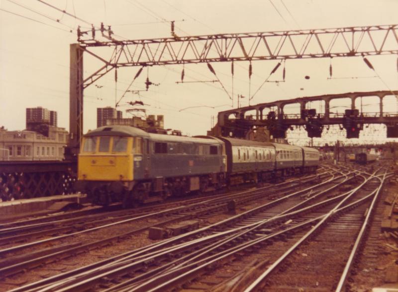 86223 approaches Glasgow Central: 86223 approaches Glasgow Central Photo of 86223 approaches Glasgow Central
