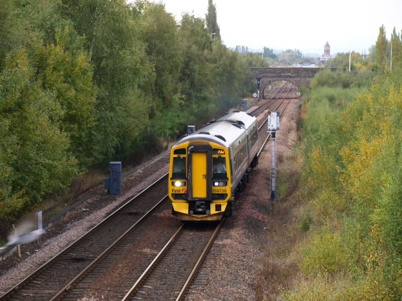 Edinburgh Shuttle: 158728 working the 1600 Perth to Edinburgh via Kirkcaldy passing Edinburgh Road Bridge, Perth on 11th Oct.2010 Photo of Edinburgh Shuttle