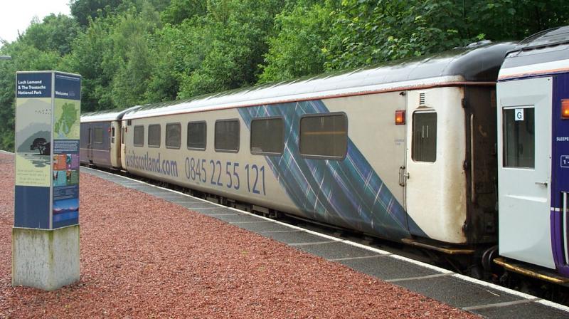 Lounge car 6703 - advert (June 2005): Mk2 Sleeper Lounge coach 6703 in 'Visit Scotland' advertising livery. (Ardlui, 16.June.2005) Photo of Lounge car 6703 - advert (June 2005)
