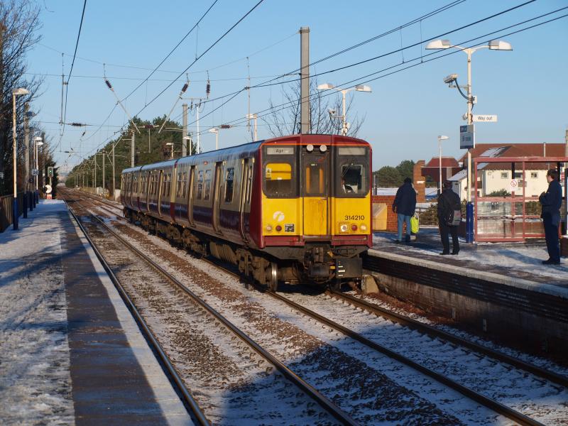 Barassie - 06-01-2010: 314210 calls at Barassie with the 13.30 Glasgow Central - Ayr train. Photo of Barassie - 06-01-2010